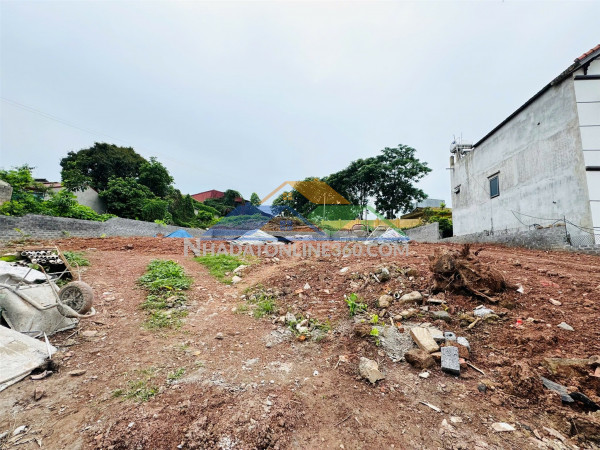 Đất trung tâm tp bắc giang, tỉnh bắc giang. 728 m2- mt 23m. đường ô tô tránh. giá 2,7 tỷ