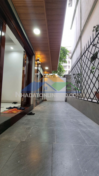 Gấp!bán nhà cầu diễn,nhổn,thang máy,gần oto,dt:40mx5t,mt:4.5m,7.6ty