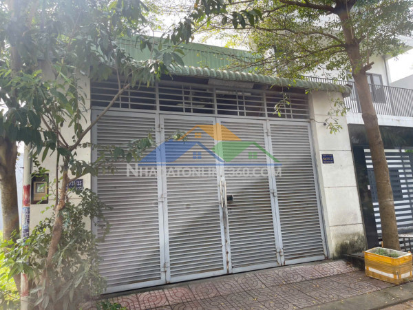 Bán khu đất kdc sổ hồng ,có sẵn căn nhà kho trên q.9, 104m2 , ngang 6.3m