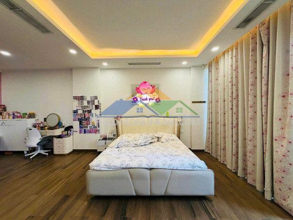 **bán nhà hxh út tịch** phường 4, tân bình (4,2*24) gần sân bay 4 tầng