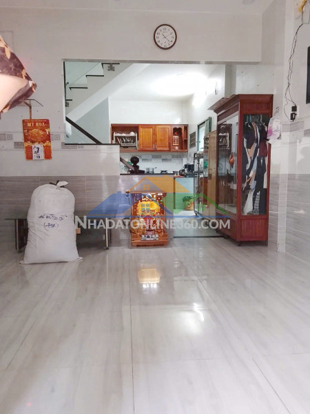 Nhà góc 2 tầng hẻm 23 đường hồ thành biên p4q8. giá: 2.85 tỷ