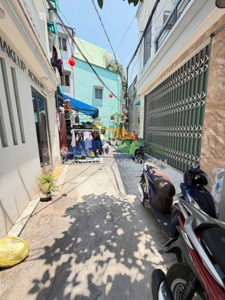 Bán nhà nhỏ - chính chủ - lê quang định - 35m2 - hẻm thông - 2pn nhỏ - tiện xây mới - giá chỉ 4.75 tỷ - tl