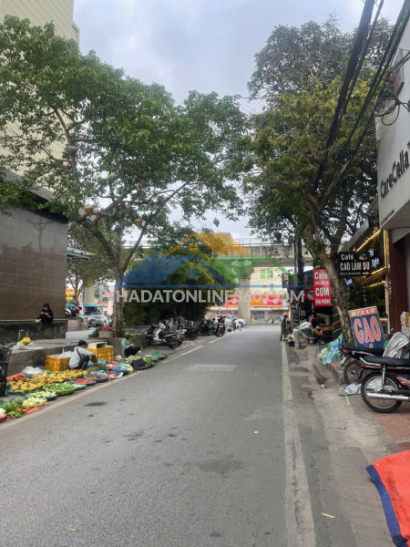 Chính chủ cần chuyển đổi chỗ ở lên muốn bán gấp nhà phố văn tiến dũng quận bắc từ liêm 100 m2 x 5 tầng nhỉnh 29 tỷ ô tô kinh doanh đỉnh.