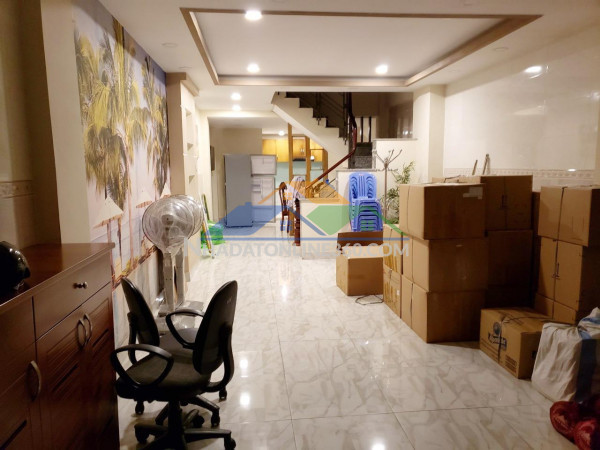 Nhà 2 tầng mặt tiền đường nghĩa thục nối dài p6q5. giá: 10.7 tỷ