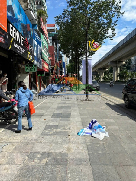 Bán nhà mặt phố quang trung phân lô vỉa hè kd dt 70  m 5 tầng  giá 19 tỷ.