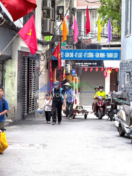 Bán nhà hàng siêu đẹp 10m ra mặt phố - oto đỗ cửa - nhà dân xây kiên cố - ngõ thông tứ tung - sổ vuông nở hậu