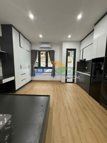 Bán nhà lô góc 2 mặt tiền, gần phố hào nam, đống đa, 30m2 5 tầng, 4,5m hơn 10 tỷ, oto đỗ cửa, đa tiện ích xung quanh.