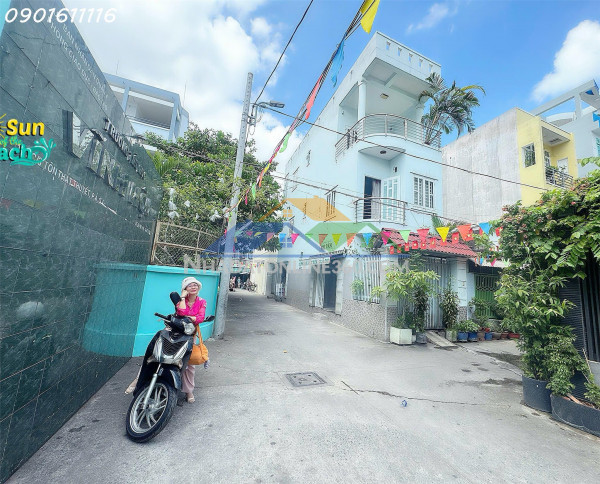 Bán nhà xe tải quay đầu đường tôn thất thuyết - ngay trường học vĩnh hội, quận 4 - căn góc 3 mặt tiền siêu đẹp - dt 4m*18m vuông vức