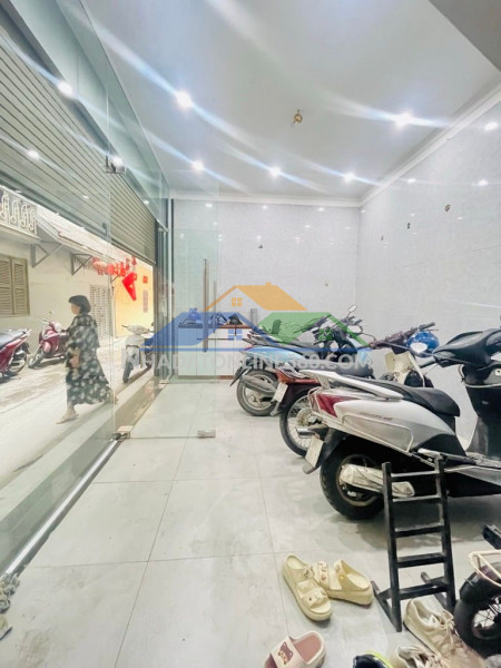 Đội cấn 60m x5 tầng 16,5 tỷ ô tô qua nhà,kinh doanh,5p ra hồ tây