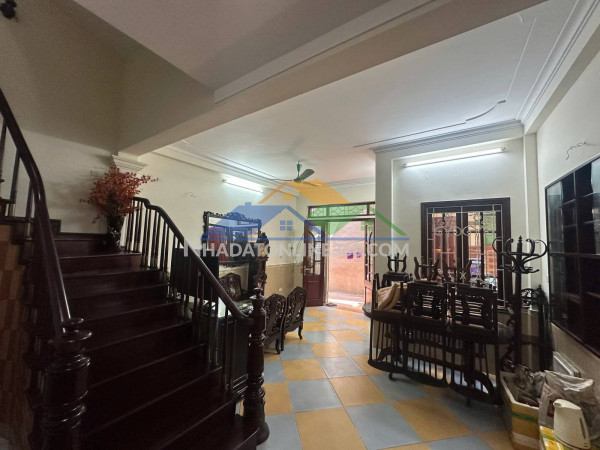 Giảm giá sốc – nhà đẹp hoàng hoa thám – nhỉnh 8 tỷ - ngõ ô tô