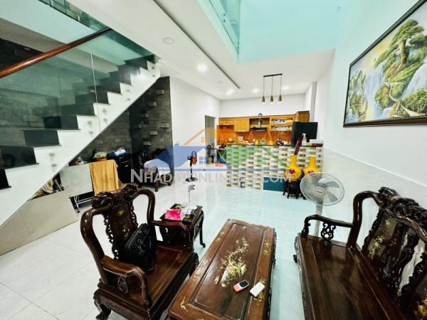 Bán nhà đường số 9, hiệp bình chánh, thủ đức, tp hcm. dt 90m2, 3 tầng. giá 9.25 tỷ.