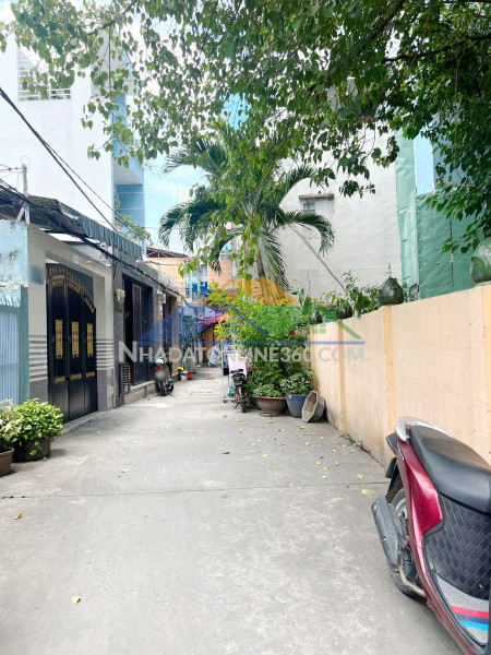 Nhà 3 tầng (4.1x14m nh 8.6m) hẻm thông đường nguyễn văn luông p9q6 . giá 5.7 tỷ