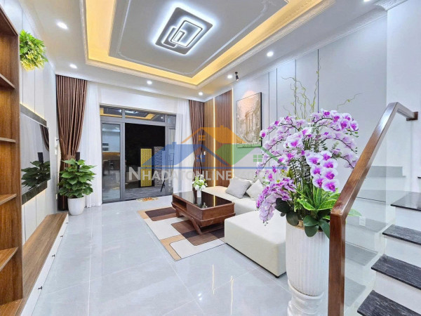 Hiếm!nhà ngọc thuỵ 40m,mt 4m ngõ thông,ô tô qua nhà,,full nt.giá đầu tư hơn 9 tỷ