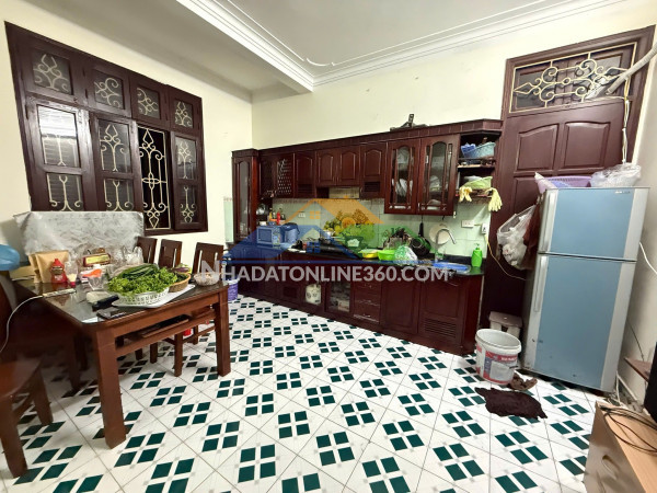 Bán nhà đội cấn 45m 5 tầng mặt tiền 6m 12 tỷ