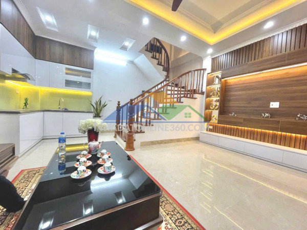 Phân lô, ô tô, thang máy nguyễn khánh toàn 50m 7 tầng mặt tiền 4,6m 22 tỷ