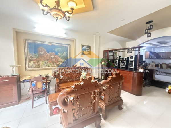 Bán biệt thự mặt tiền linh đông thủ đức -243m2 ngang 7m  - vừa ở vừa kinh doanh - 36 tỷ