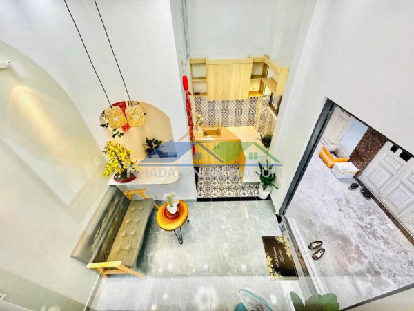 ????nhỉnh 2tỷ có nhà sg - 3 tầng xinh lung linh - gần nhà ga t3 - 10p qua sân bay - 5p tới emart 2 nhộn nhịp - sổ hồng riêng tân bình