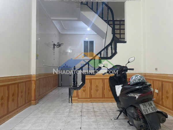 Cc cần cho thuê nhà đường láng, 38m² x 3,5 tầng, 4 ngủ, 11 triệu vào ngay