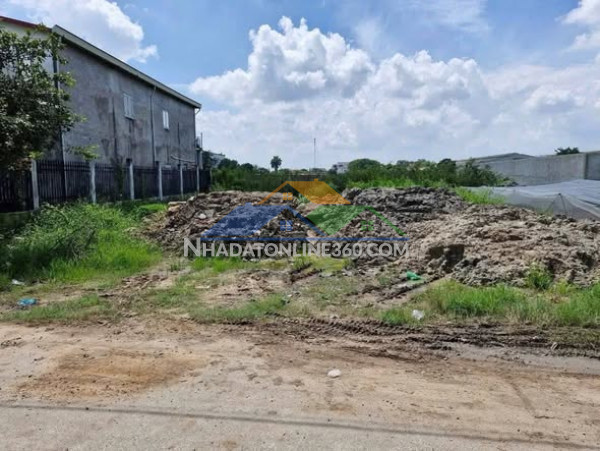 Bán đất mặt tiền 17,5x22,5m giá 7 tỷ đường xuân thới sơn