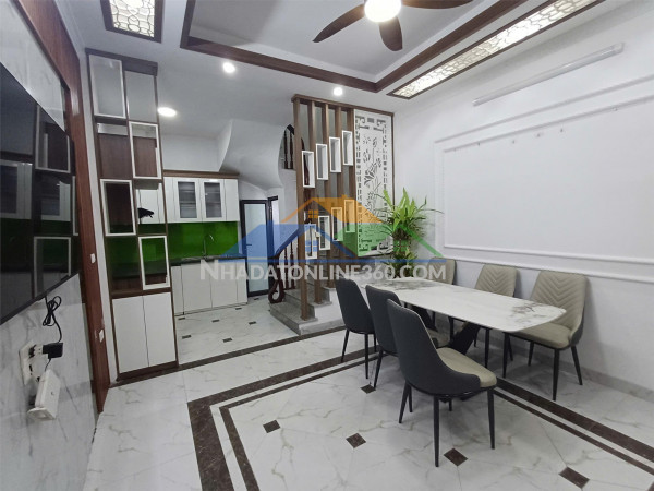 Bán nhà phúc lợi 5 tầng 3 ngủ mặt tiền 5m ô tô gần 5,9 tỷ