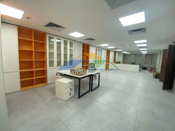 Toà nhà văn phòng tại 25 tô hiến thành, hà nội s sàn=500m2 cho thuê: