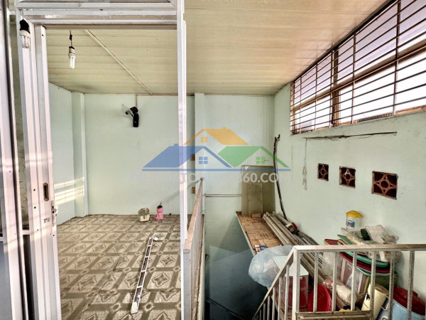 Mặt tiền phó đức chính – ngang gần 5m – xe hơi vào nhà – tầm 10 tỷ