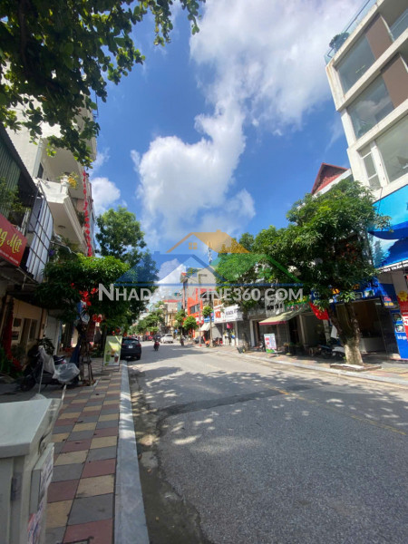 Bán nhà mặt phố lê đại hành - 4 tầng và giá 10,x tỷ, còn mới kinh daonh và ở tốt, gần ngã 4 lê quý đôn công viên kì bá