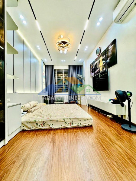 Kim mã dt 25m x4 tầng 7,9 tỷ full nội thất 50m ra mặt phố,ngõ thông