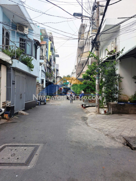 Chỉ 3 tỷ 65 nhà mặt tiền hẻm kinh doanh đa ngành nghề chế lan viên tân phú 41m2,2tầng