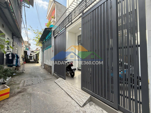 Nhà mới 3 tầng 5x12m, nội thất tiền tỷ,  giá gấp 5.xtỷ