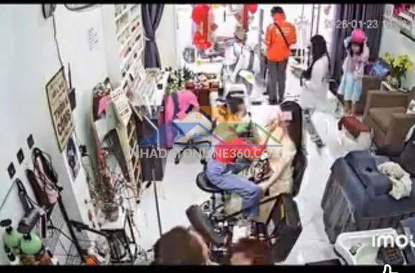 Do e có việc gia đình nên k ai quản lý không xuể em cần sang nhượng tiệm nail &  nối mi & gội đầu dưỡng sinh & mặt bằng đà nẵngi