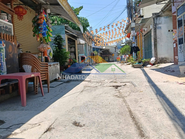 Ngộp bank 18 tỷ chào bán chỉ 38tr/m2 tòa nhà ngay chợ bình thành 994m2 dòng tiền 100tr/th