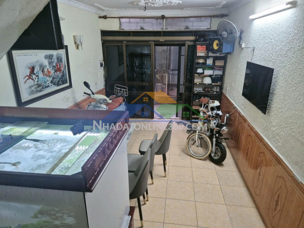 Bán nhà  chùa bộc 40m2. 5 tầng. mặt tiền 3.7m. giá 13.2 tỷ đống đa hà nội