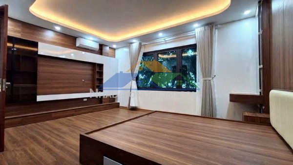 Phan kê bính 40m x5 tầng 17,8 tỷ nhà mới,cách phố chỉ 15m,ô tô đỗ cổng