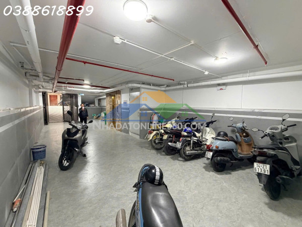 Căn hộ dịch vụ chùa láng 105mx10t, mt 5,5m đẹp nhất khu vực đống đa - ô tô - 2 mặt ngõ - dòng tiền 3 tỷ/năm