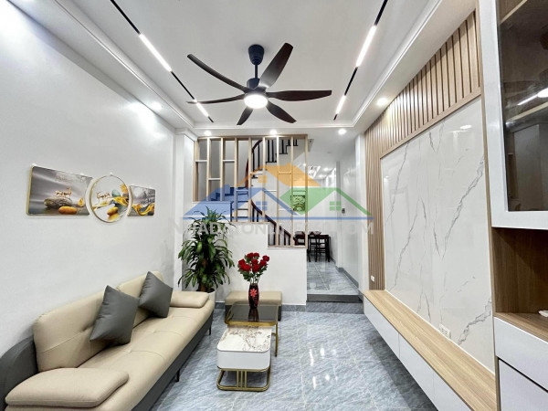 Nhà đẹp lô góc thạch bàn - sát aeon mall - 4 tầng ở ngay - chỉ 5.65 tỷ