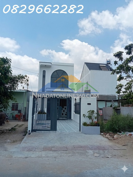 Bán nhà mặt tiền kế công viên p.2 sa đéc, đ.tháp. dt 100m2, 3pn, sổ hồng, giá 3.15 tỷ.