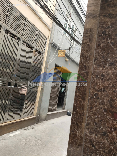 Hàng kín chưa lên sàn giá rẻ giải phóng 20m/30mt2,4 tầng,mặt tiền 3m,2.35 tỷ hoàng mai.