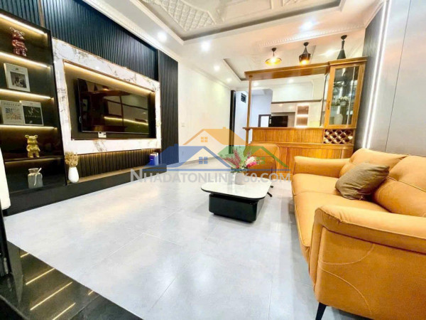 Nhà vườn 7 phòng, xe hơi ngủ trong nhà, giá chỉ 6,99 tỷ, 4 tầng