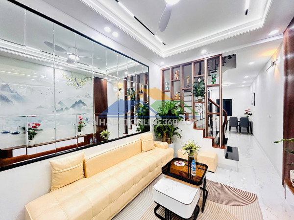 Cần bán nhà phố quan nhân - 33m2 - 5 tầng - mt 3.2- giá 8.15 tỷ