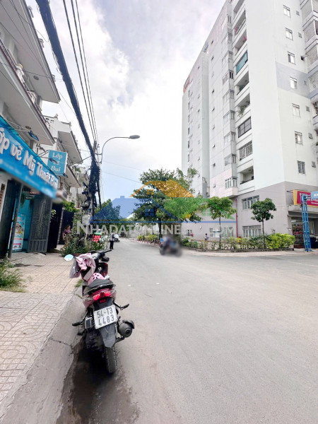 Nhà mới 6*20m đường nội bộ tạ quang bửu p5q8 xe hơi trong nhà