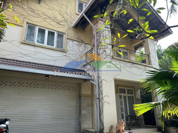 Biệt thự 651m2 - 2 mặt tiền - compound nguyễn văn hưởng, thảo điền 1 - 3 tầng - 110 tỷ