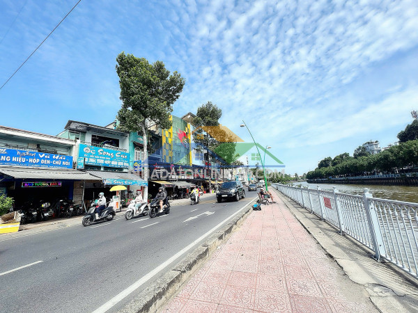 Hiếm bán nhà mặt tiền kd đ.hoàng sa, q3 - 5,5m*12m - chỉ 12,5t - view sông siêu đẹp * lh giang giang:0938676685