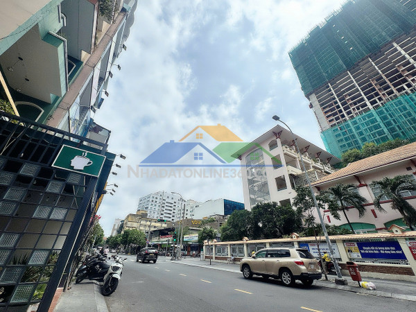 Bán nhà 3 tầng - mặt tiền đ. huyền quang, quận 1 - duy nhất nhà đang chào bán  * lh giang giang:0938676685