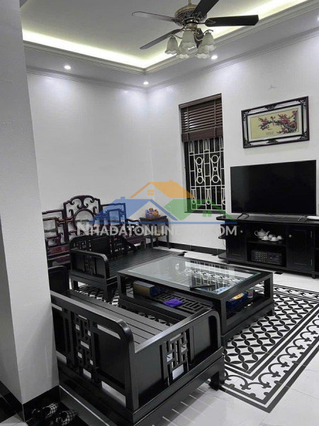 Bán nhà lạc long quân gara  oto dân xây ở  ngay 60m 16.8 tỷ