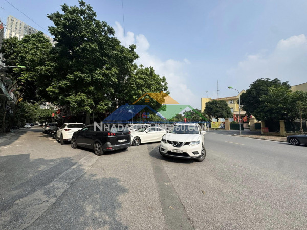 Bán nhà liền kề khu đô thị làng việt kiều châu âu  mặt phố kinh doanh vỉa hè rộng, ô tô tránh hồ mỗ lao nhỉnh 25 tỷ