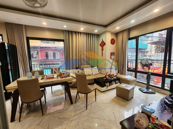 Bán nhà thịnh liệt 30m2. 5 tầng. mặt tiền 3m. giá 8.2 tỷ hoàng mai hà nội