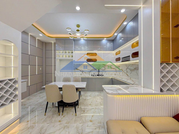 Bán nhà 3 tầng 5x12 gần phú mỹ hưng, full nội thất 10 tỷ 6