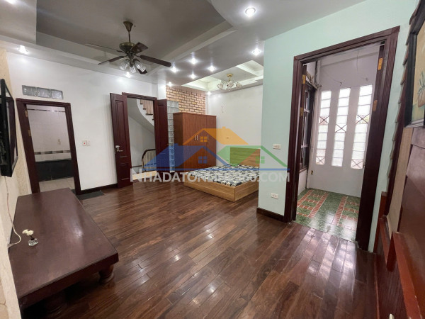 Chính chủ cho thuê phòng trọ 45m2 trên tầng 3 tại phố trúc khê, quận đống đa, hà nội