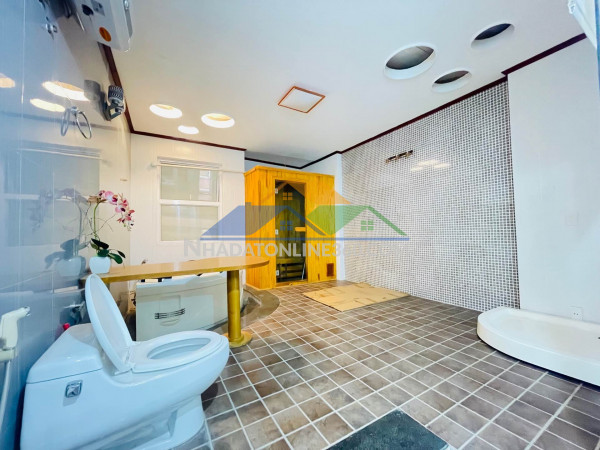 Nhà gần võng thị ngõ thoáng sáng - gần hồ - thế đất đẹp – ô tô 7 chỗ đỗ cửa - tặng nội thất - ở thích